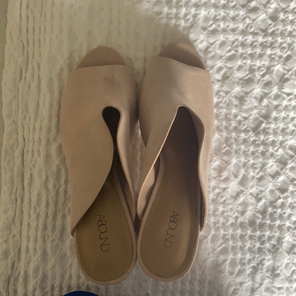 Abound heels, blush in color. New and never worn!